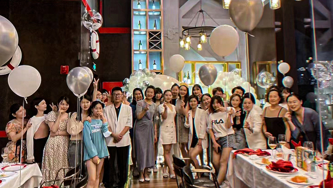 亚太金容第一季度员工生日会